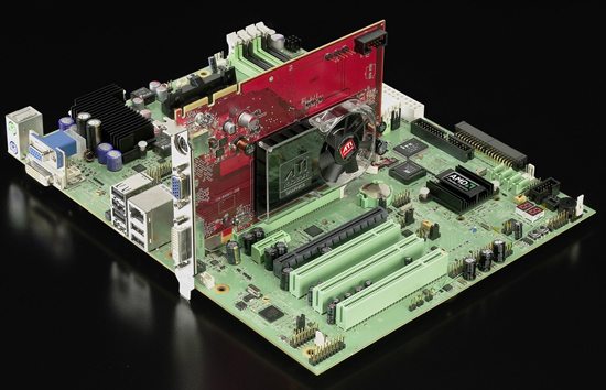 amd 780g motherboard 01 - [CeBIT] AMD: lancio ufficiale delle piattaforme 780G