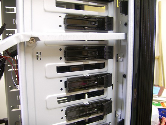 thermaltake14 - Recensione - Thermaltake Armor + ESA Edition VH6001BWS