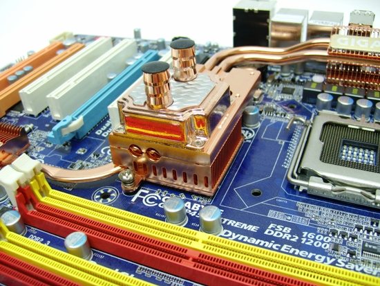 ep453 - Recensione - Gigabyte GA-EP45-Extreme