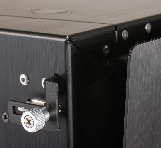 Recensione Case - Lian Li PC-V2110 v1110u1 - Recensione Case - Lian Li PC-V2110