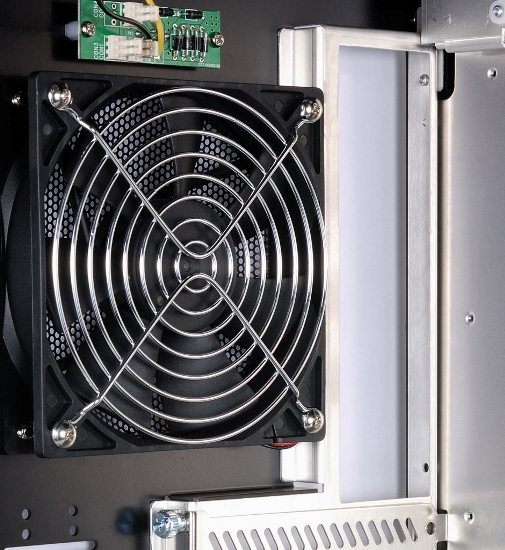 Recensione Case - Lian Li PC-V2110 v2010t4 - Recensione Case - Lian Li PC-V2110