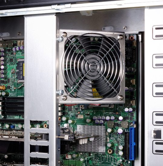 Recensione Case - Lian Li PC-V2110 v2010t9 - Recensione Case - Lian Li PC-V2110