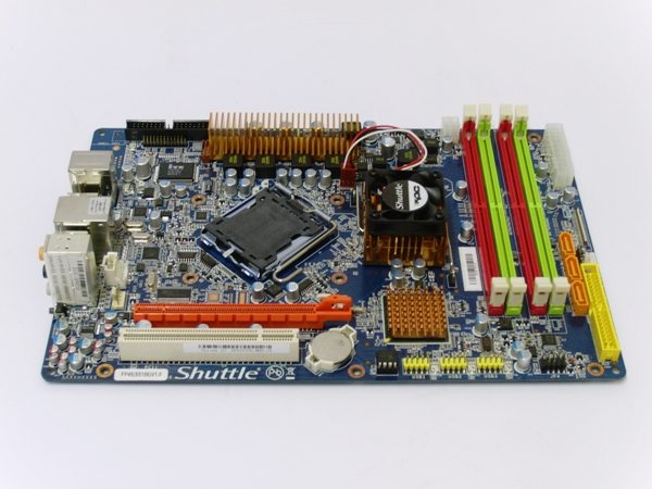 Recensione - Shuttle XPC Barebone SP45H7 sp45h75 - Recensione - Shuttle XPC Barebone SP45H7