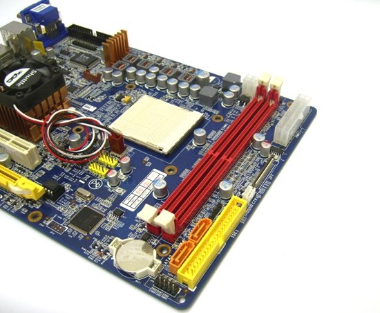 pic 0015 copy - Recensione - Shuttle XPC Barebone SN78SH7