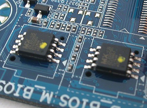 Tecnologia DualBIOS per tutte le motherboard Gigabyte dualbios - Tecnologia DualBIOS per tutte le motherboard Gigabyte