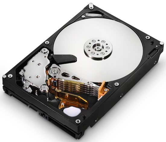 Hitachi Deskstar 7K2000 HDD 01 - Hitachi lancia ufficialmente i nuovi hard disk da 2TB Deskstar 7K2000