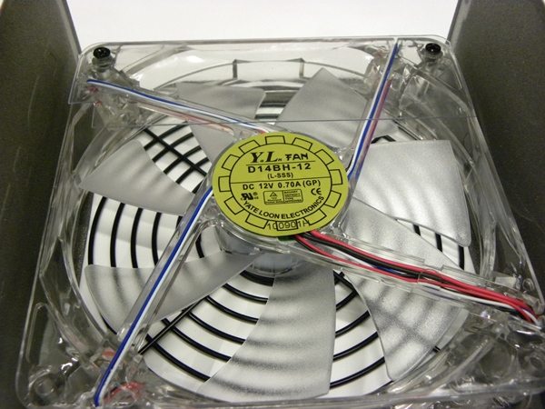 adatahm10 - Recensione - Alimentatore A-DATA HM 650W