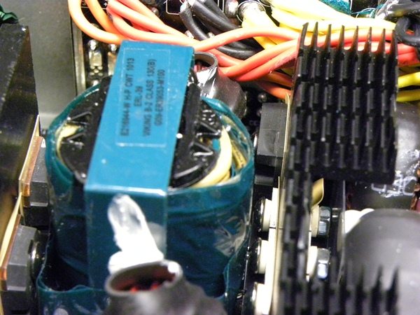 adatahm14 - Recensione - Alimentatore A-DATA HM 650W