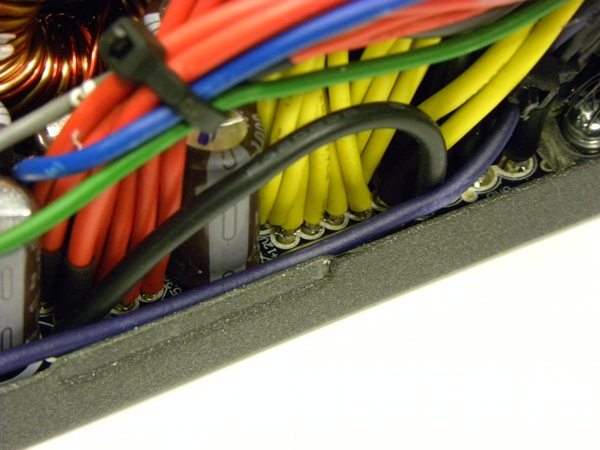 adatahm15 - Recensione - Alimentatore A-DATA HM 650W