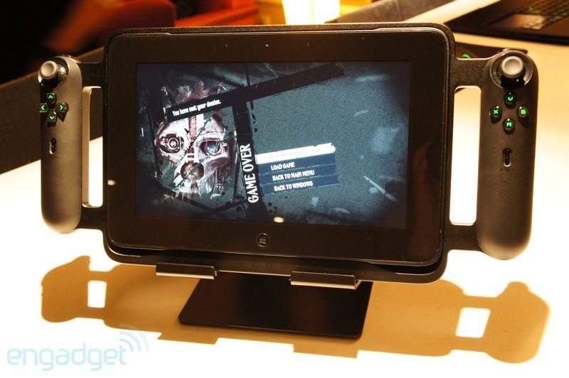 Anche Razer presenta il suo gaming-device, Edge, al CES 2013 Razer Edge - Anche Razer presenta il suo gaming-device, Edge, al CES 2013